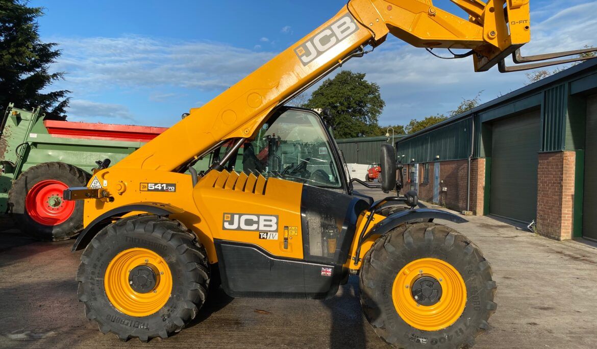 JCB 541.70 AgriSuper (PE17 AKX)