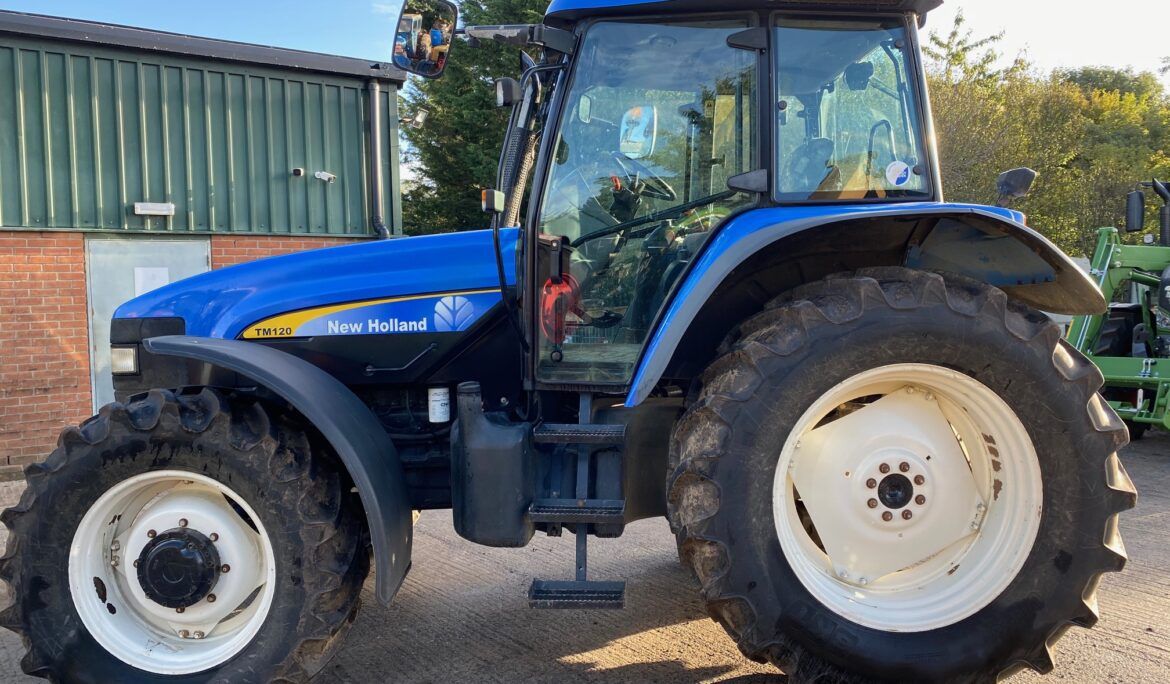 New Holland TM120 (WX07 0DW)