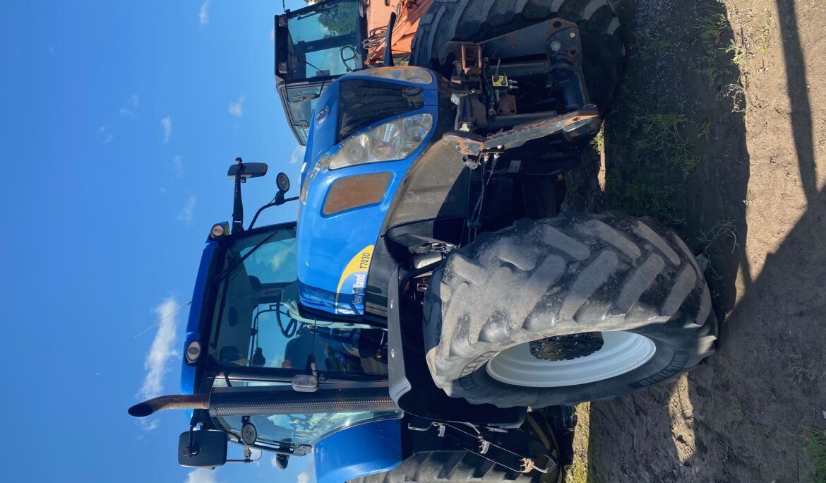 New Holland T7030 (VU11 AAE)