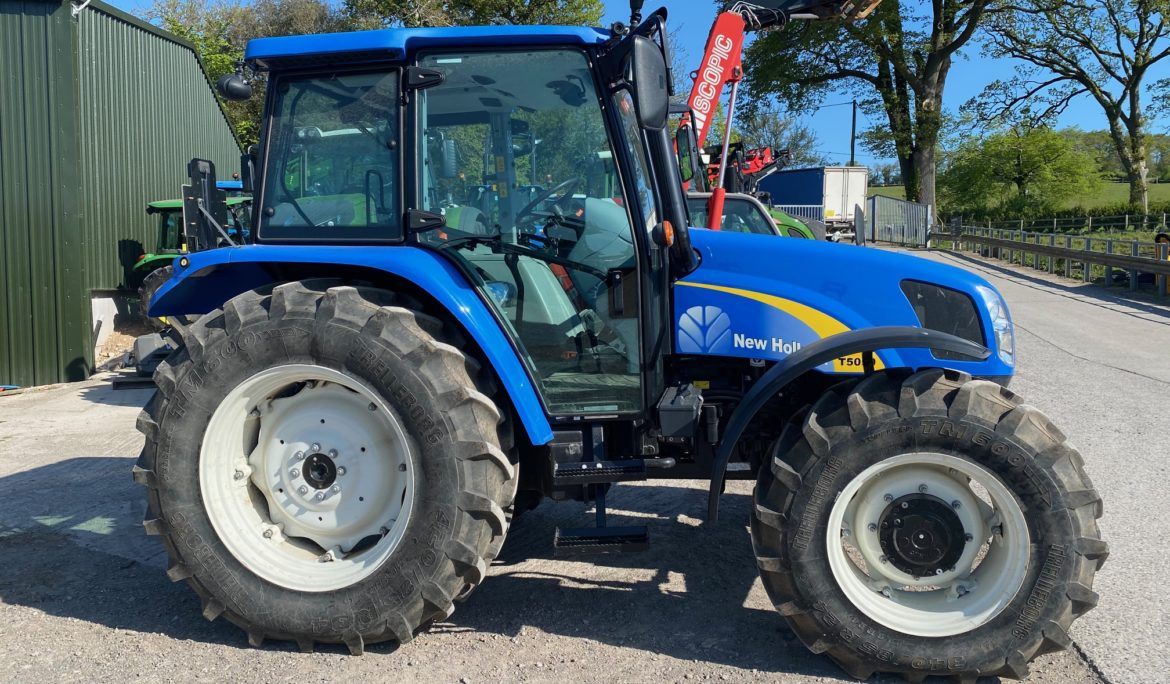 New Holland T5050 (WX10 JZV)